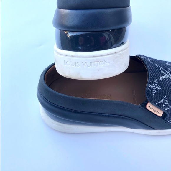 Louis Vuitton Authentic Monogrammed Denim Slip Ons…Sz: 7.5….Great Condition - Picture 4 of 8